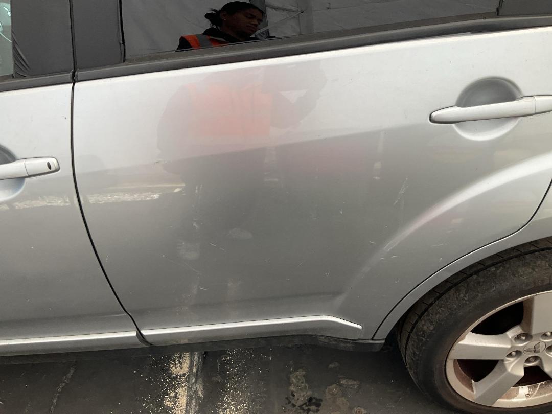 Photo '24' of Mitsubishi Outlander