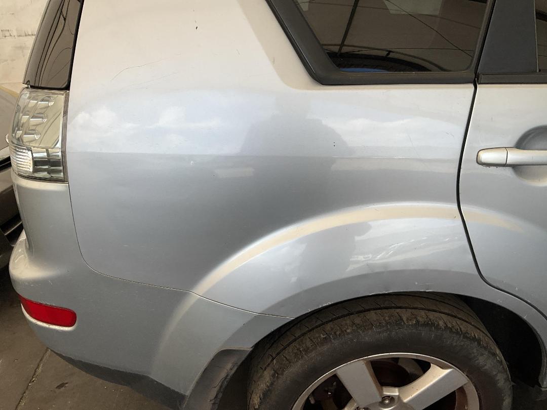 Photo '27' of Mitsubishi Outlander