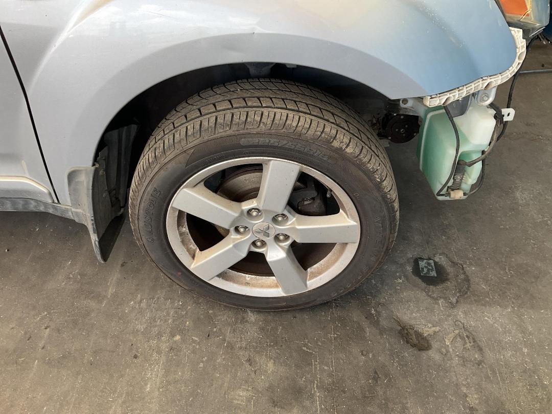 Photo '30' of Mitsubishi Outlander