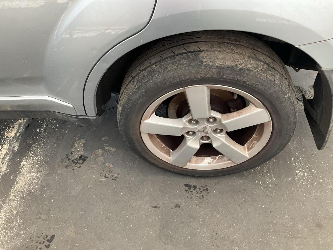 Photo '32' of Mitsubishi Outlander