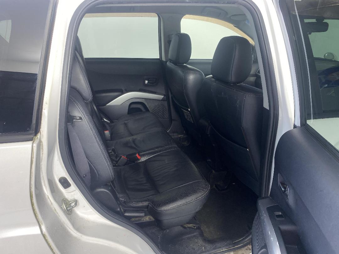 Photo '20' of Mitsubishi Outlander