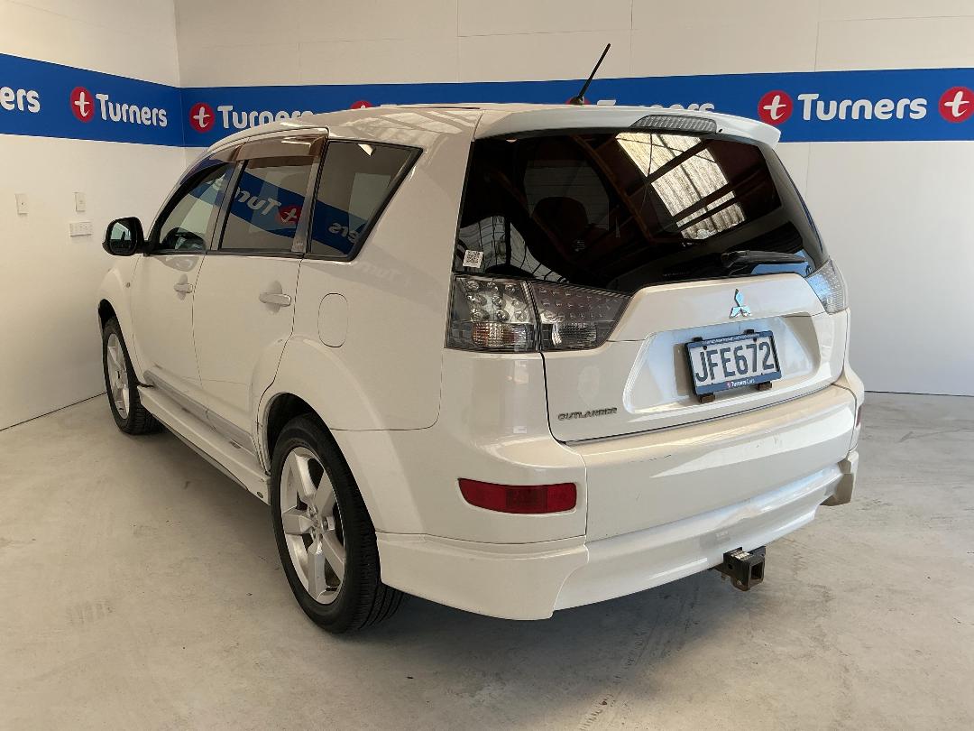 Photo '5' of Mitsubishi Outlander