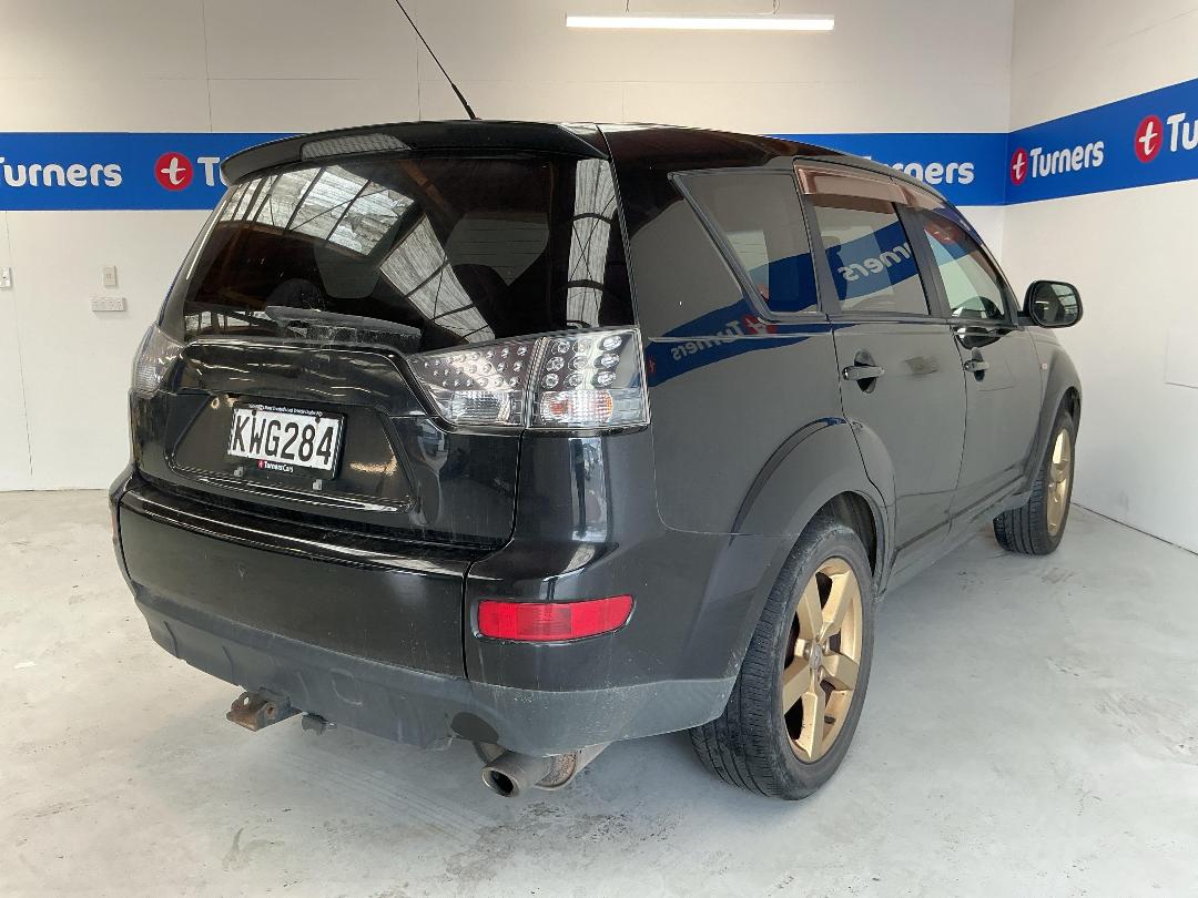 Photo '7' of Mitsubishi Outlander Photo '7' of Mitsubishi Outlander