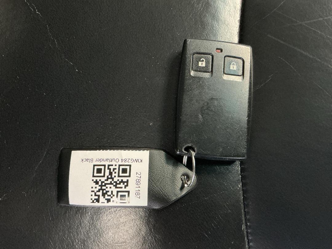 Photo '22' of Mitsubishi Outlander Photo '22' of Mitsubishi Outlander