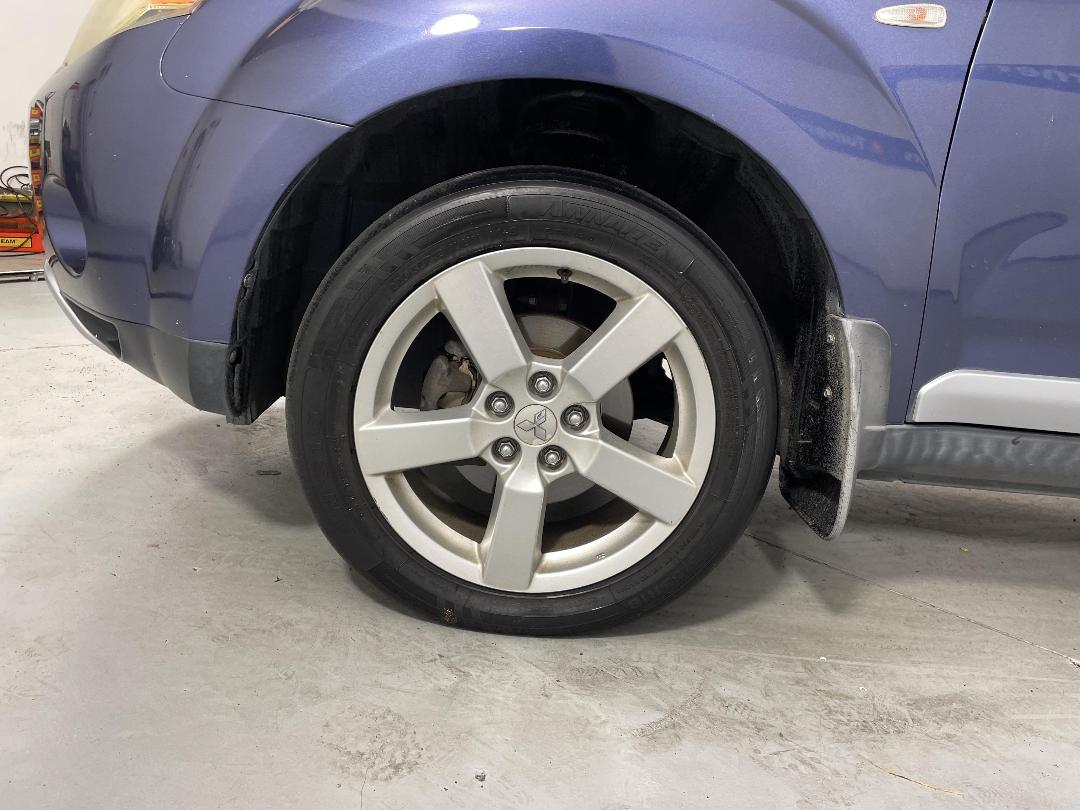 Photo '10' of Mitsubishi Outlander Photo '10' of Mitsubishi Outlander