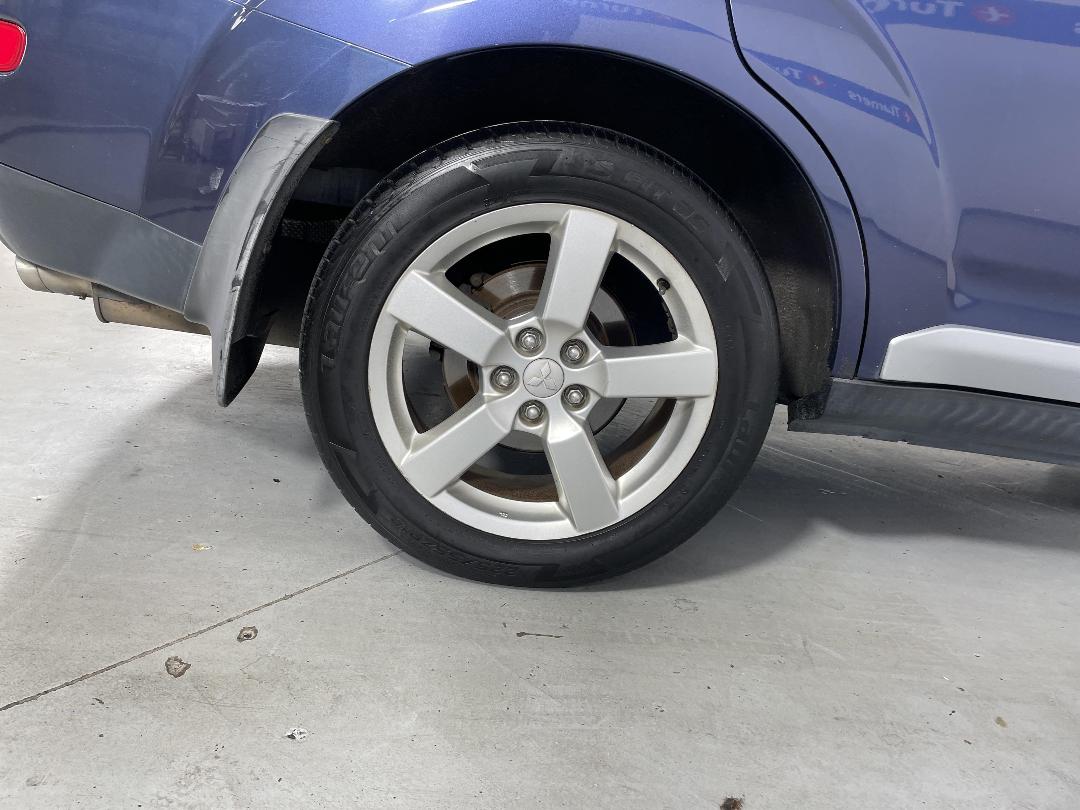 Photo '12' of Mitsubishi Outlander Photo '12' of Mitsubishi Outlander