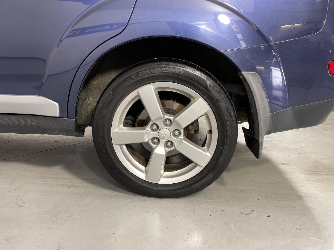 Photo '11' of Mitsubishi Outlander Photo '11' of Mitsubishi Outlander