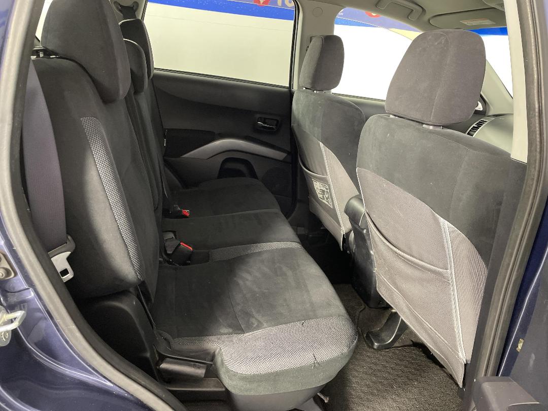 Photo '20' of Mitsubishi Outlander Photo '20' of Mitsubishi Outlander