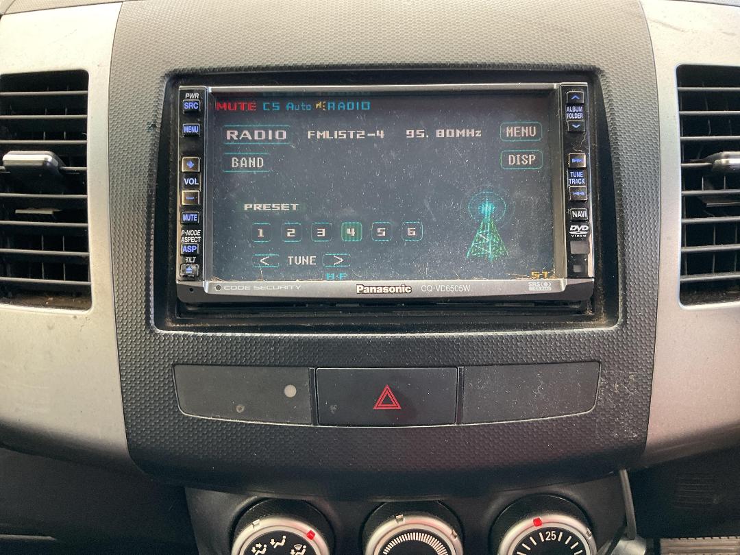 Photo '10' of Mitsubishi Outlander Photo '10' of Mitsubishi Outlander