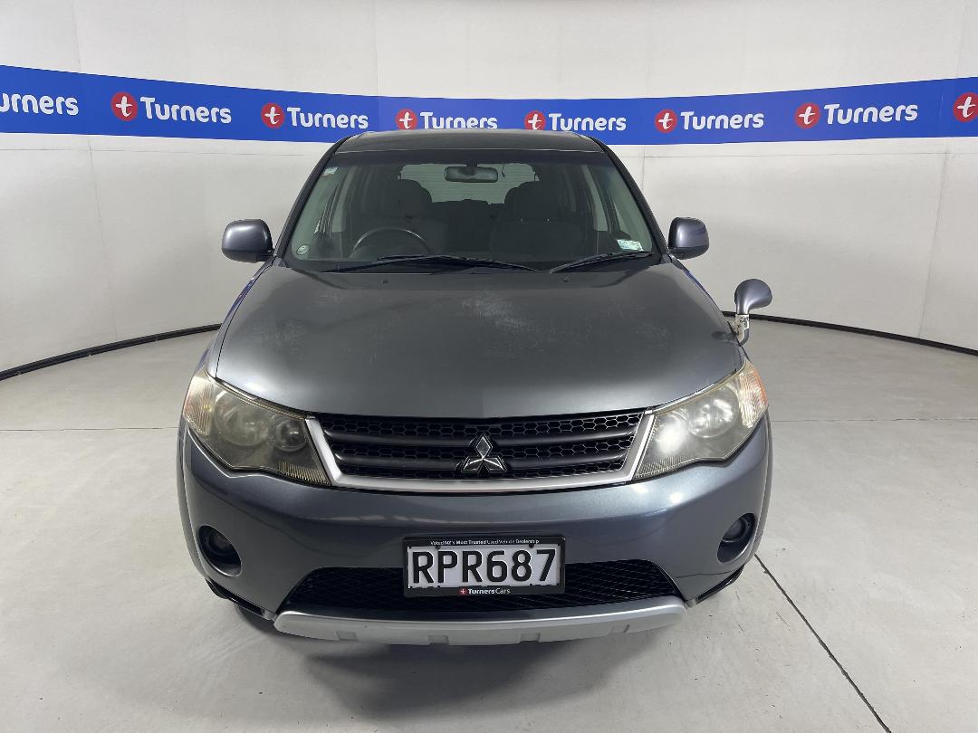 Photo '2' of Mitsubishi Outlander Photo '2' of Mitsubishi Outlander