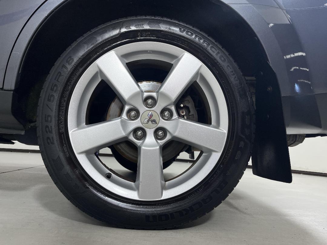 Photo '11' of Mitsubishi Outlander Photo '11' of Mitsubishi Outlander