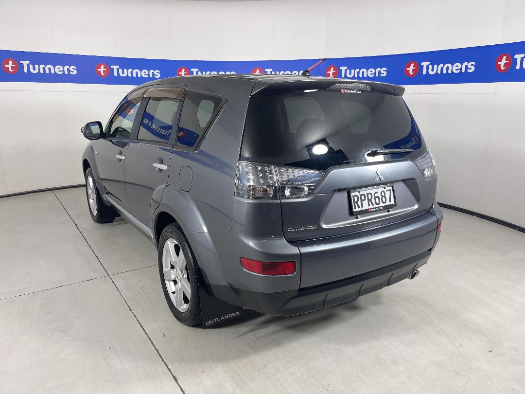 Photo '5' of Mitsubishi Outlander Photo '5' of Mitsubishi Outlander