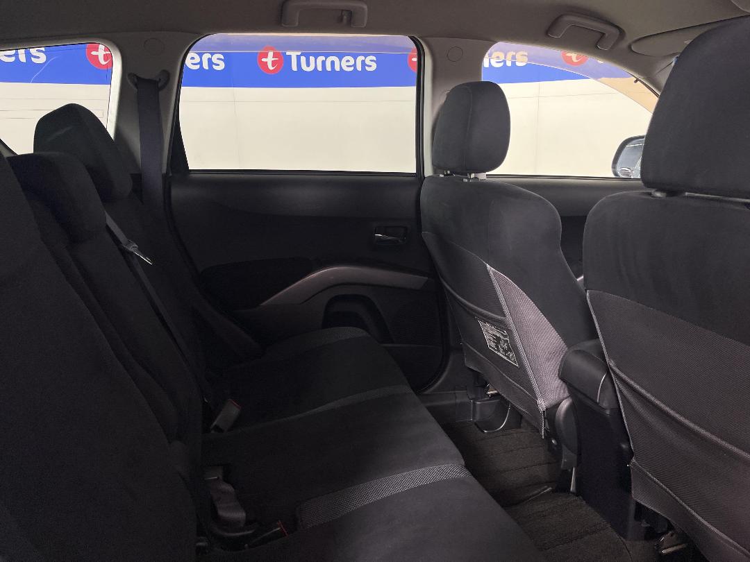 Photo '20' of Mitsubishi Outlander Photo '20' of Mitsubishi Outlander