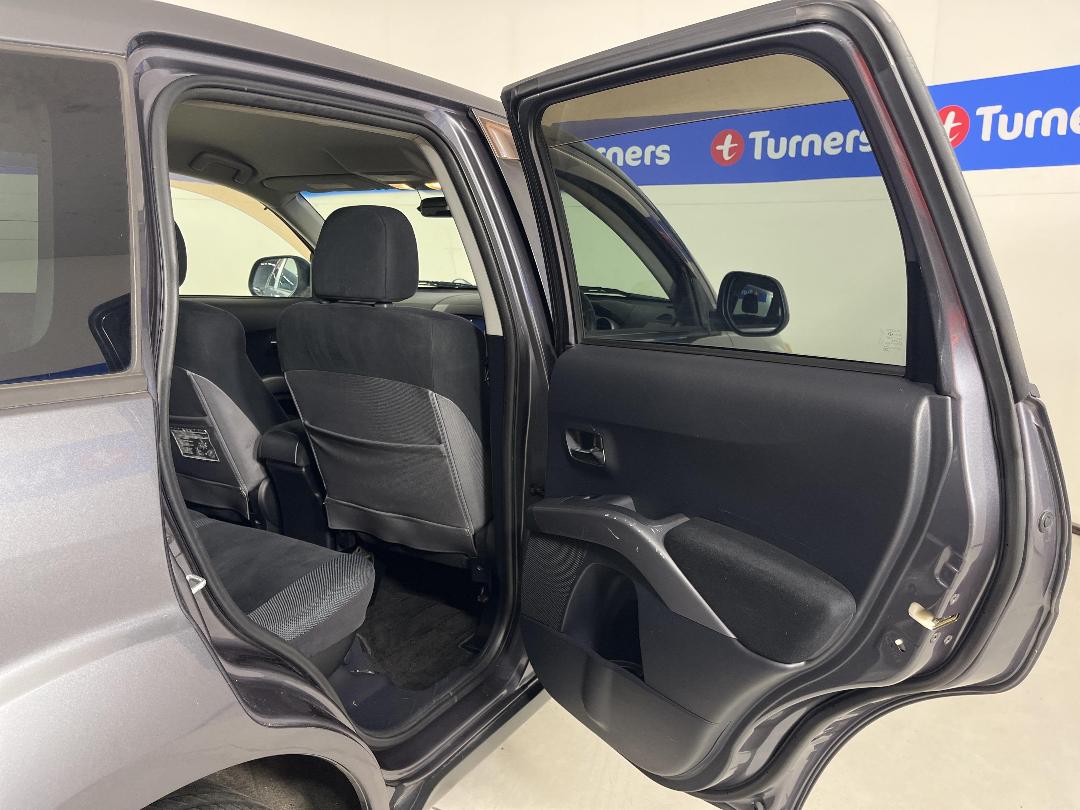 Photo '19' of Mitsubishi Outlander Photo '19' of Mitsubishi Outlander