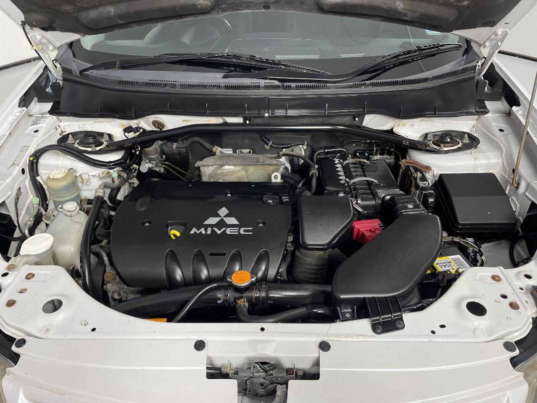 Photo '13' of Mitsubishi Outlander Photo '13' of Mitsubishi Outlander