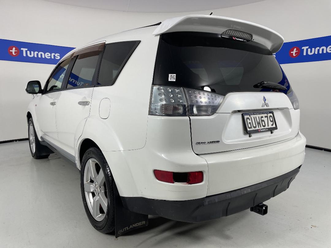 Photo '5' of Mitsubishi Outlander Photo '5' of Mitsubishi Outlander