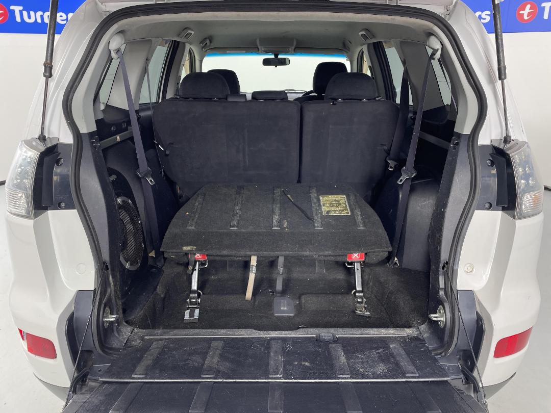 Photo '14' of Mitsubishi Outlander Photo '14' of Mitsubishi Outlander