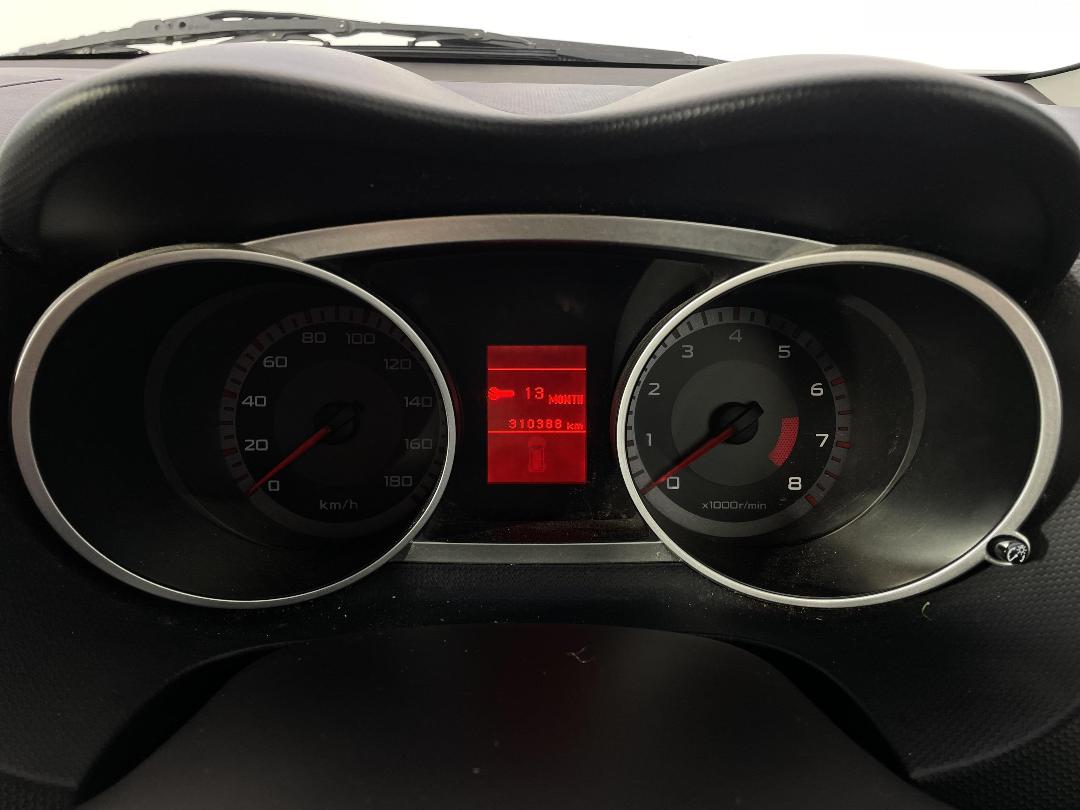 Photo '21' of Mitsubishi Outlander Photo '21' of Mitsubishi Outlander