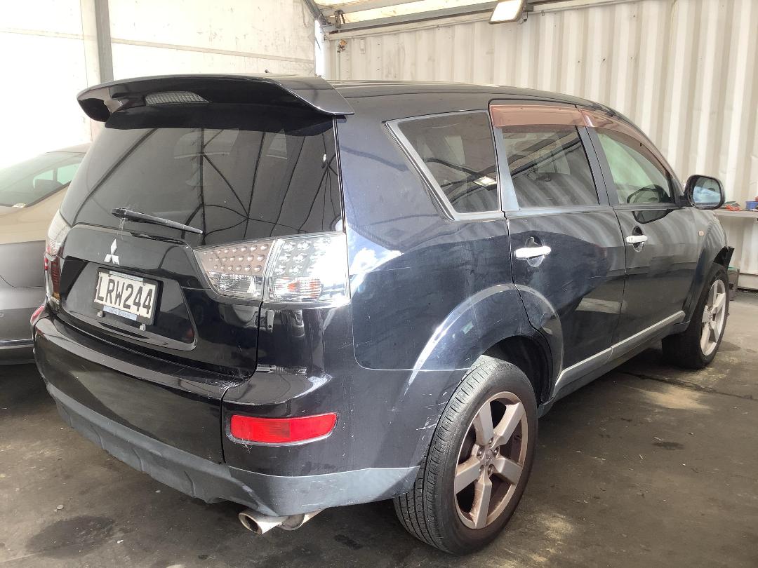 Photo '6' of Mitsubishi Outlander
