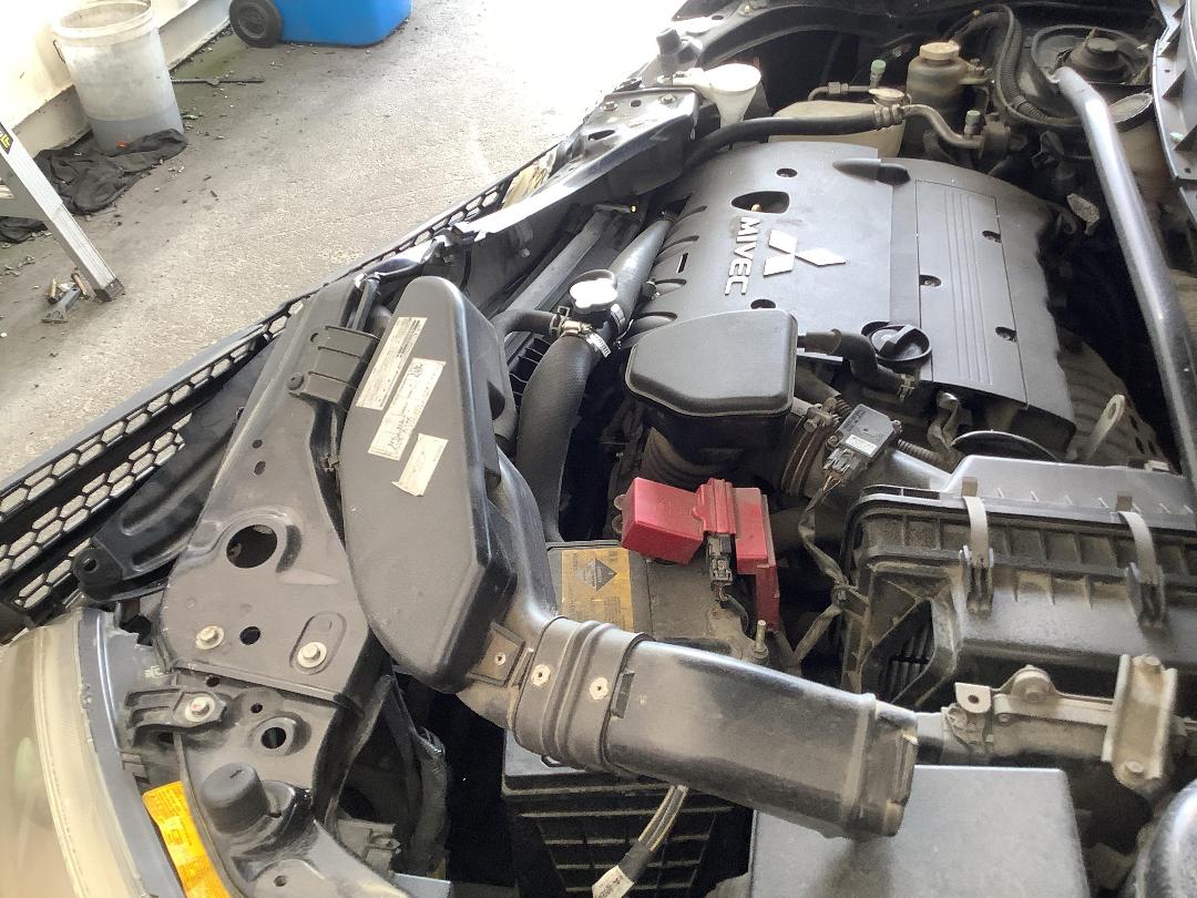 Photo '12' of Mitsubishi Outlander