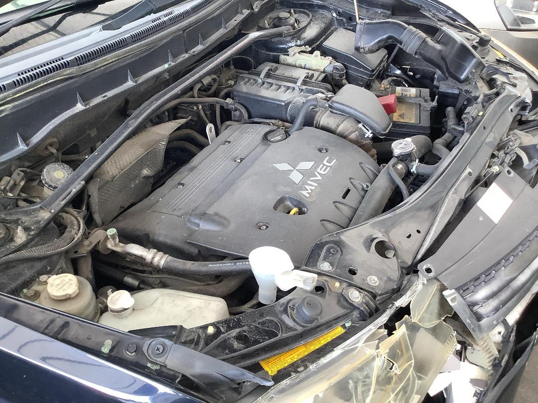 Photo '13' of Mitsubishi Outlander