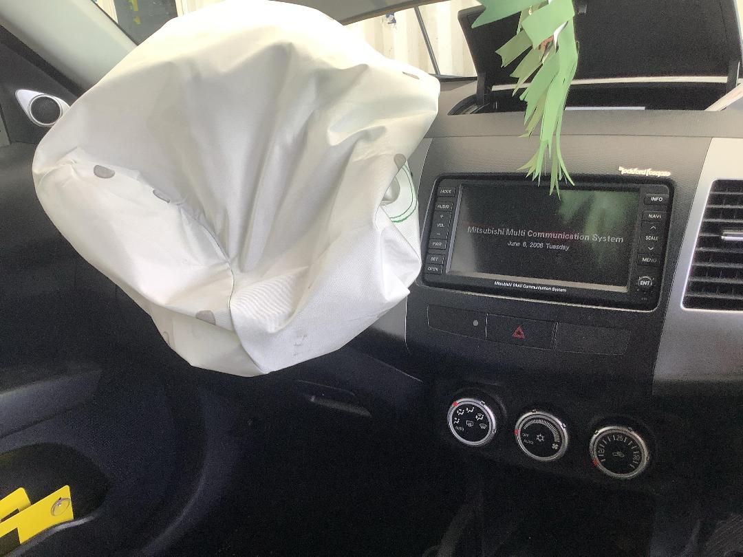 Photo '16' of Mitsubishi Outlander