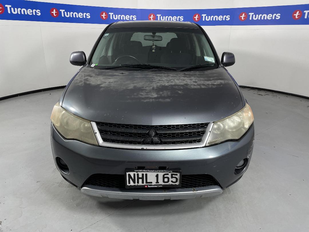 Photo '2' of Mitsubishi Outlander Photo '2' of Mitsubishi Outlander