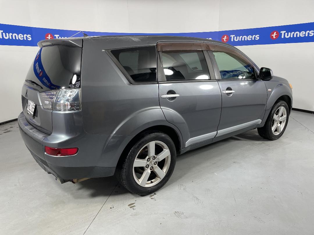 Photo '7' of Mitsubishi Outlander Photo '7' of Mitsubishi Outlander