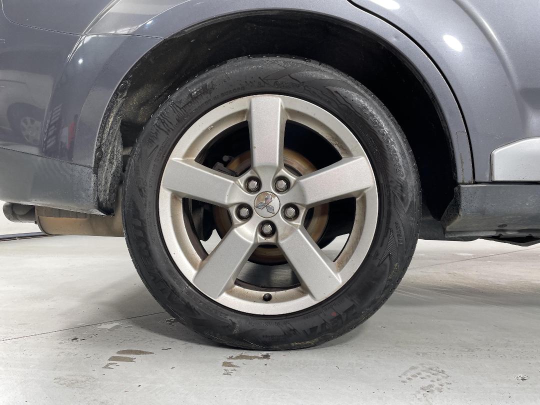 Photo '12' of Mitsubishi Outlander Photo '12' of Mitsubishi Outlander