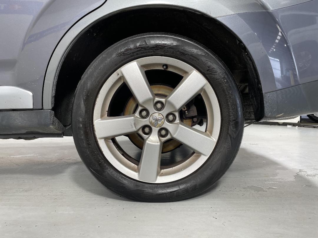 Photo '11' of Mitsubishi Outlander Photo '11' of Mitsubishi Outlander