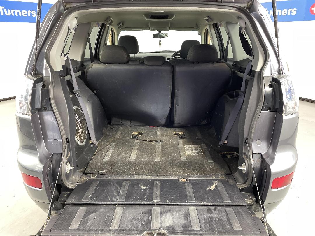 Photo '14' of Mitsubishi Outlander Photo '14' of Mitsubishi Outlander