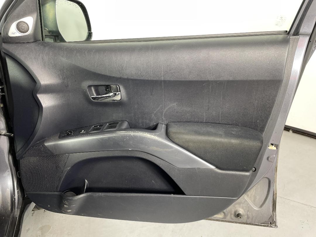 Photo '15' of Mitsubishi Outlander Photo '15' of Mitsubishi Outlander