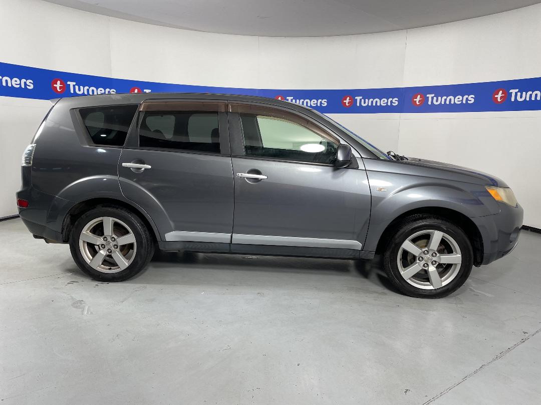 Photo '23' of Mitsubishi Outlander Photo '23' of Mitsubishi Outlander