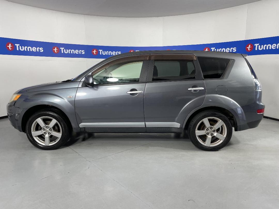 Photo '24' of Mitsubishi Outlander Photo '24' of Mitsubishi Outlander