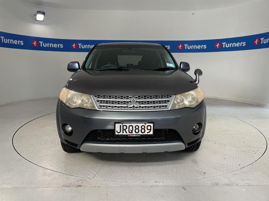 Photo '2' of Mitsubishi Outlander