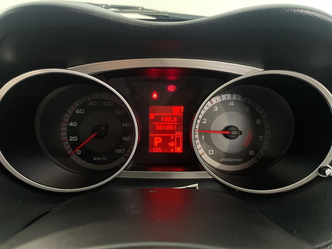 Photo '21' of Mitsubishi Outlander