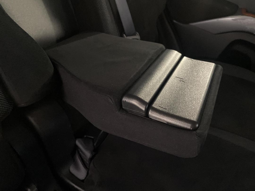 Photo '23' of Mitsubishi Outlander