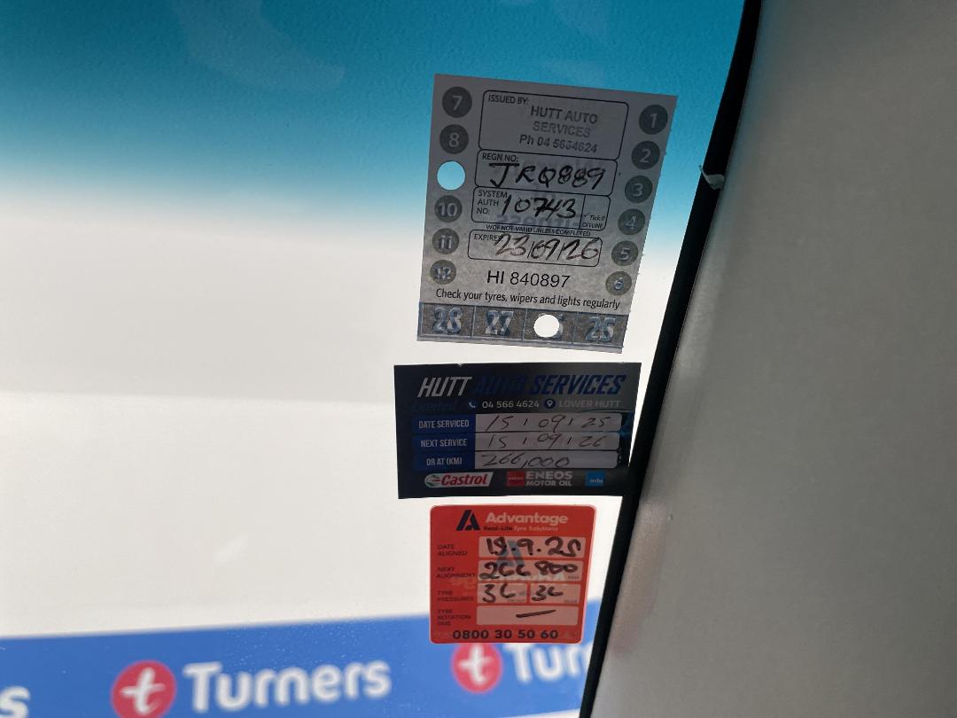 Photo '33' of Mitsubishi Outlander