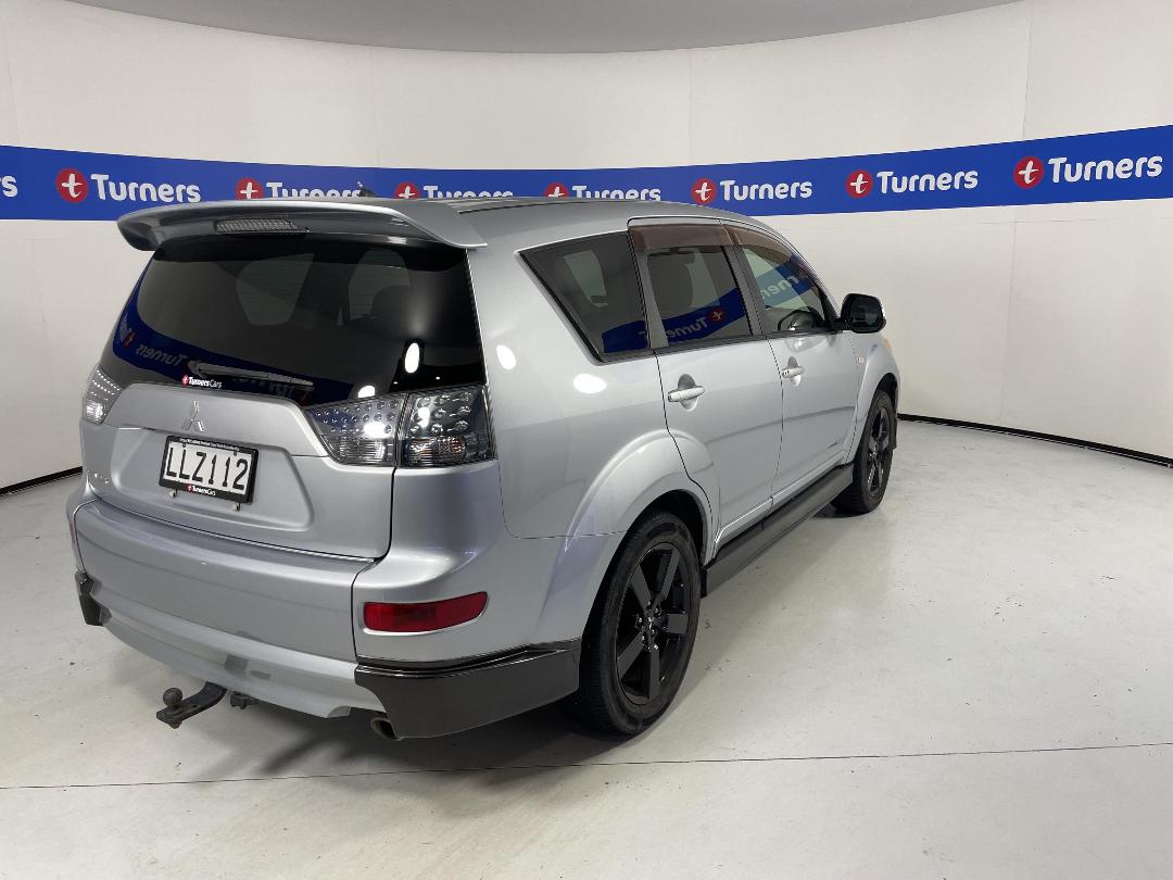 Photo '7' of Mitsubishi Outlander