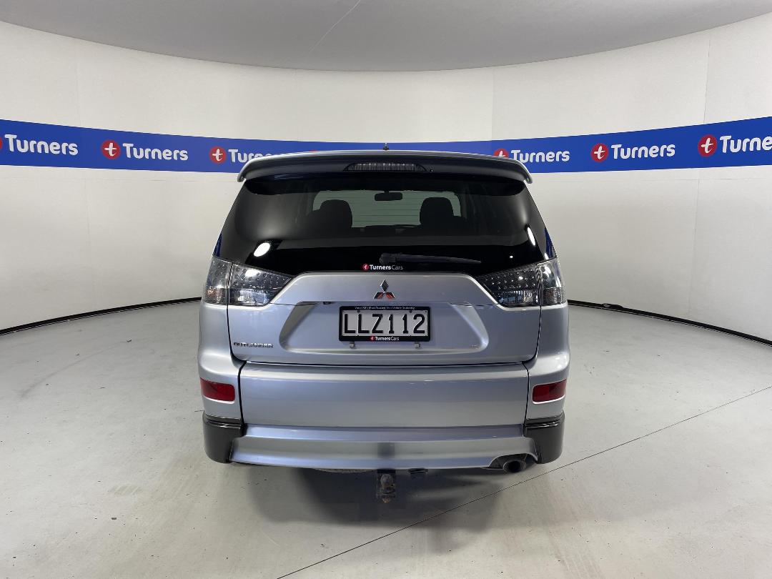 Photo '6' of Mitsubishi Outlander