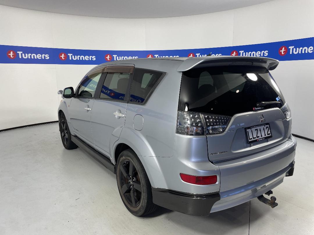 Photo '5' of Mitsubishi Outlander