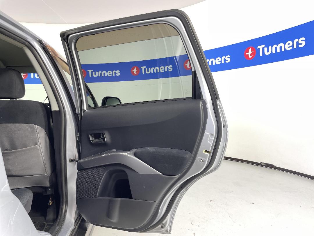 Photo '19' of Mitsubishi Outlander