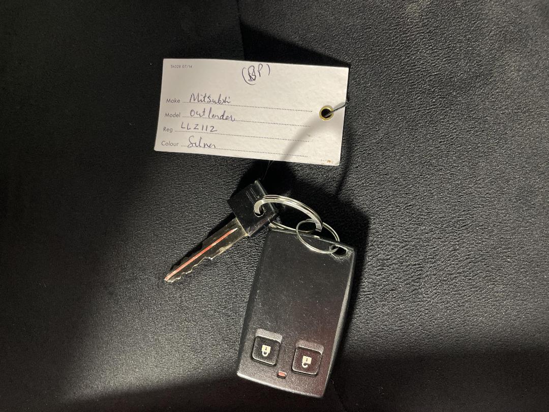 Photo '22' of Mitsubishi Outlander