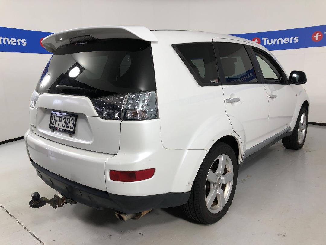 Photo '7' of Mitsubishi Outlander Photo '7' of Mitsubishi Outlander