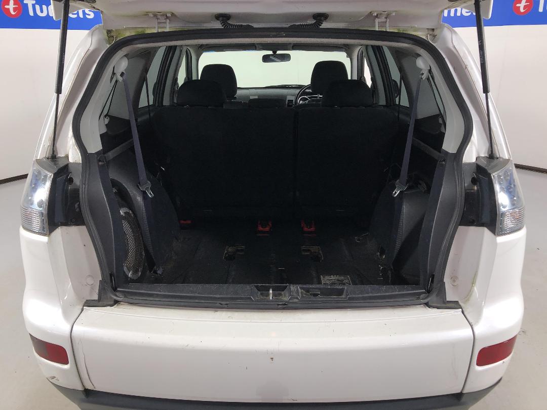 Photo '14' of Mitsubishi Outlander Photo '14' of Mitsubishi Outlander