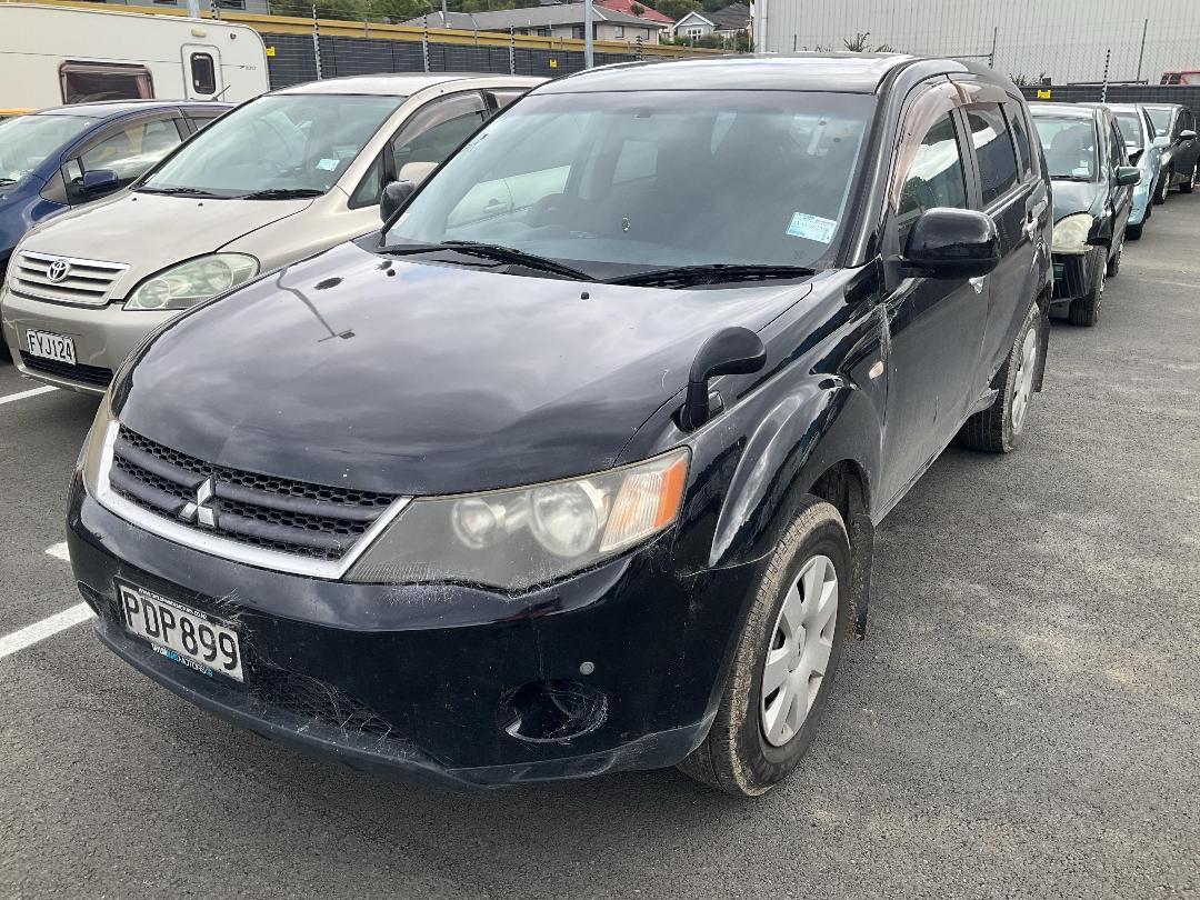 Photo '4' of Mitsubishi Outlander Photo '4' of Mitsubishi Outlander