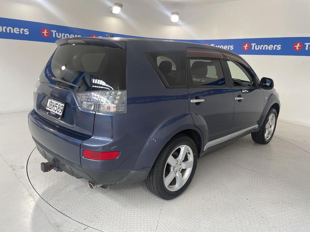 Photo '7' of Mitsubishi Outlander