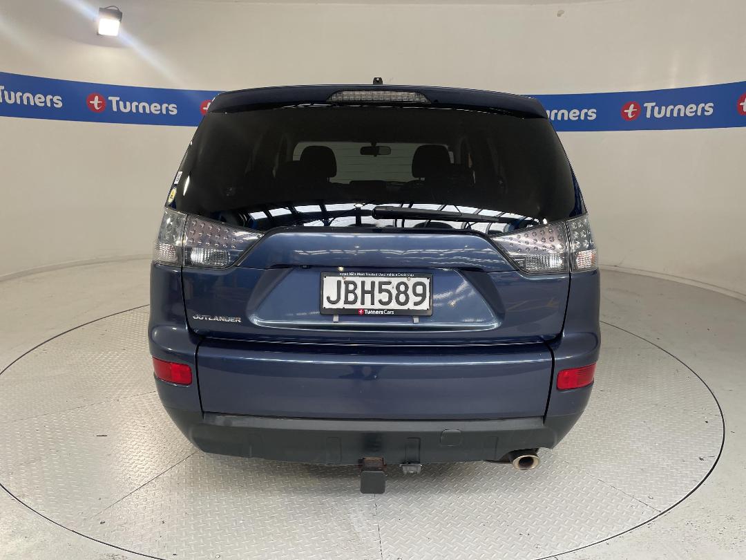 Photo '6' of Mitsubishi Outlander