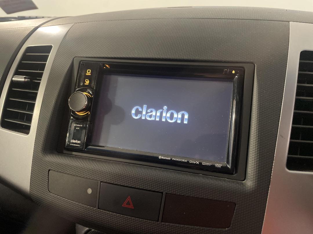 Photo '28' of Mitsubishi Outlander