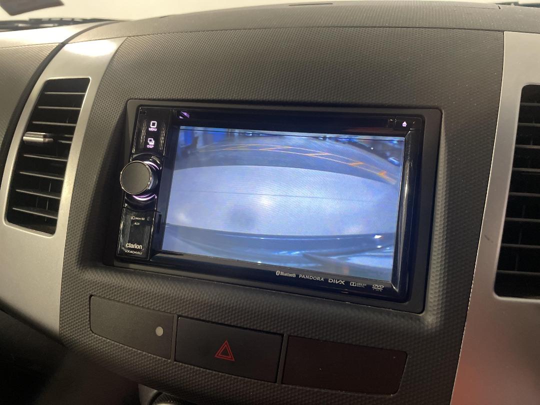 Photo '29' of Mitsubishi Outlander